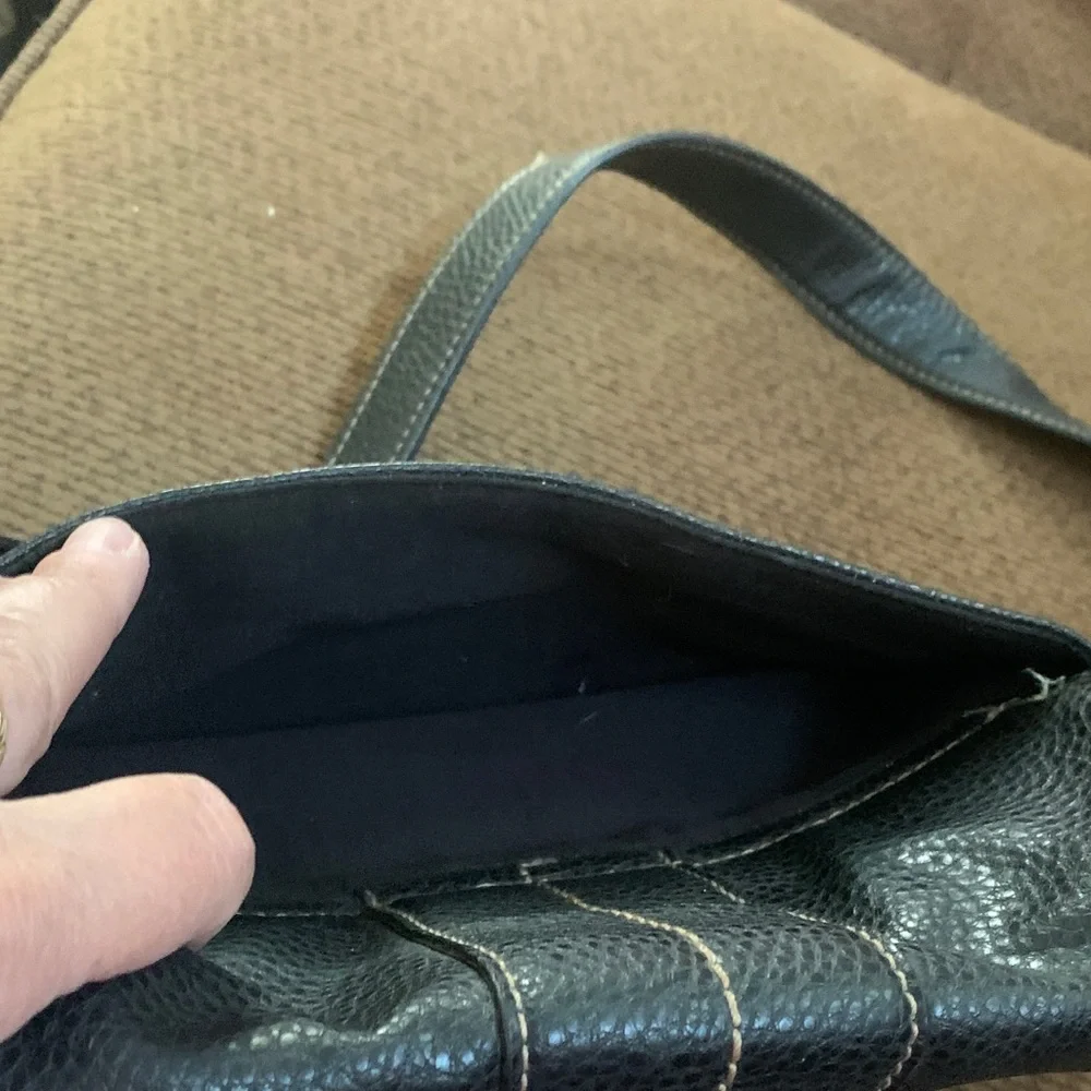 Liz Claiborne Black Leather Crossbody Bag - Picture 6 of 8